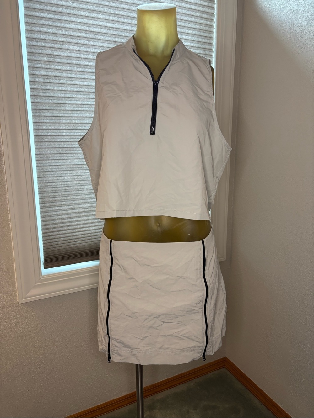 NWT Two piece Zara sport set size XL.